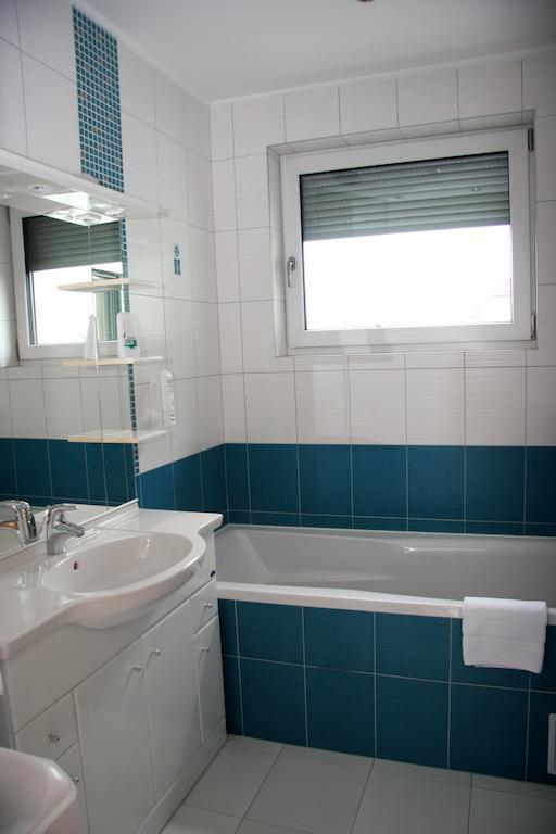 Fine Restaurant & Apartments Malacky Phòng bức ảnh