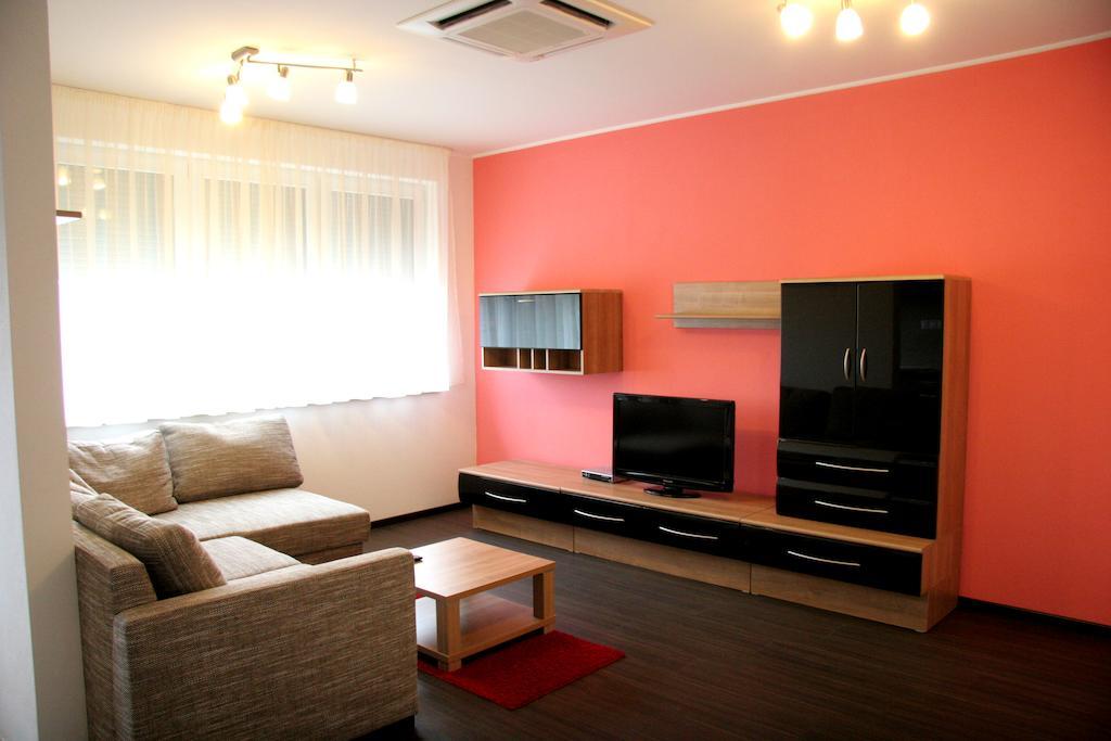Fine Restaurant & Apartments Malacky Phòng bức ảnh