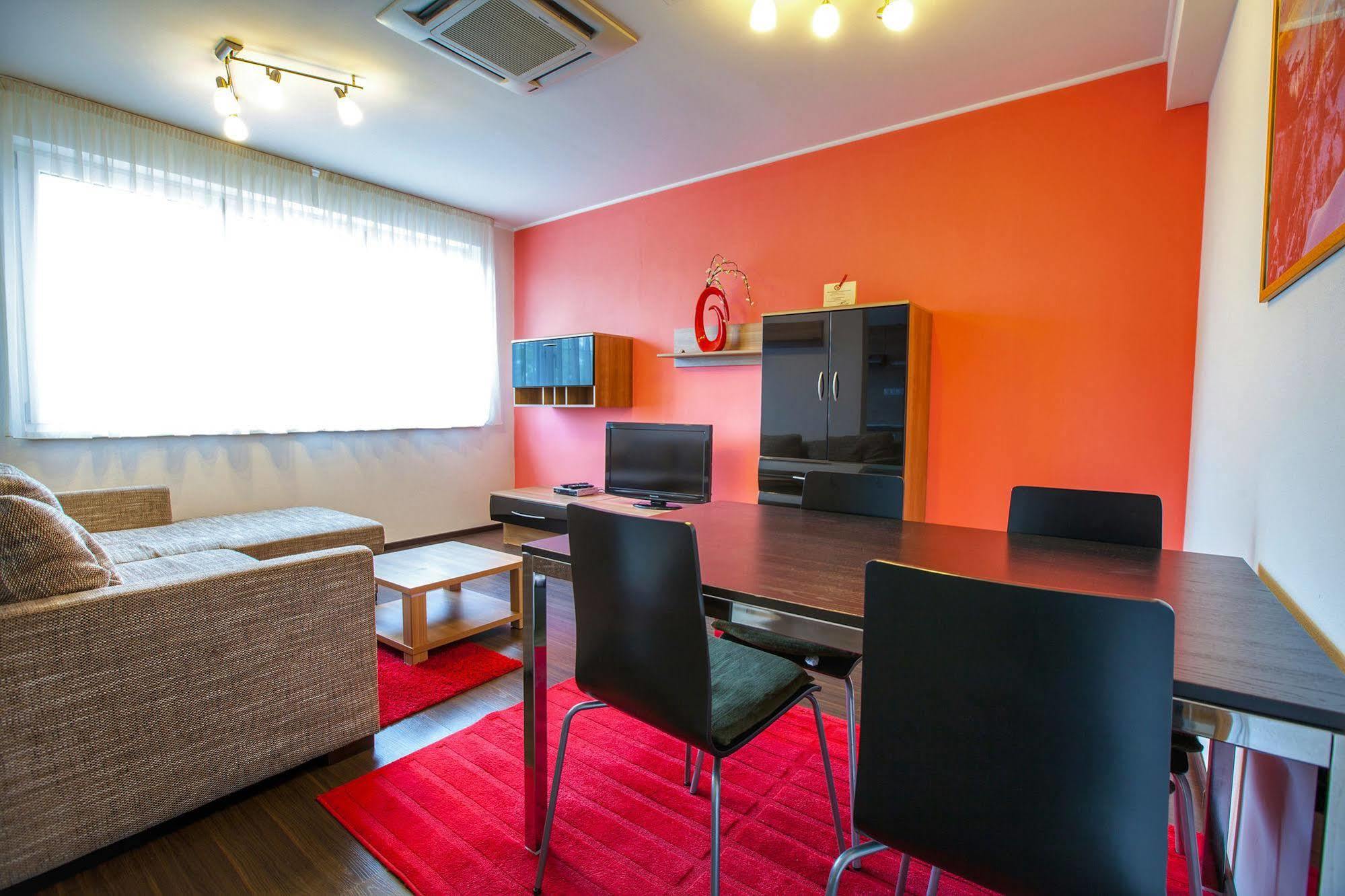 Fine Restaurant & Apartments Malacky Ngoại thất bức ảnh