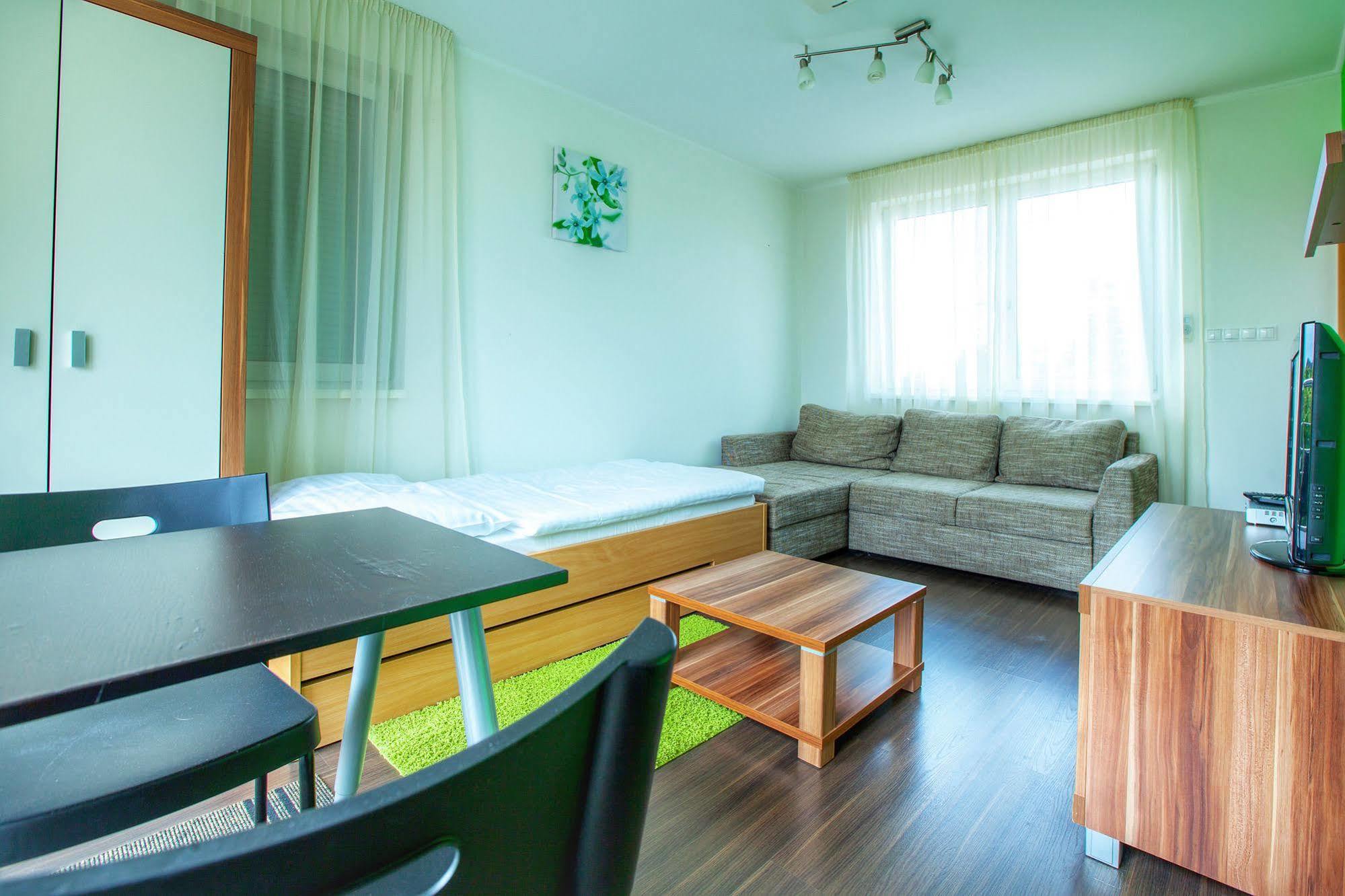 Fine Restaurant & Apartments Malacky Ngoại thất bức ảnh